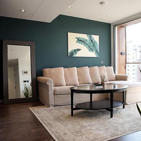Chic Luxury Living In Battersea Power Station Lägenhet London Exteriör bild